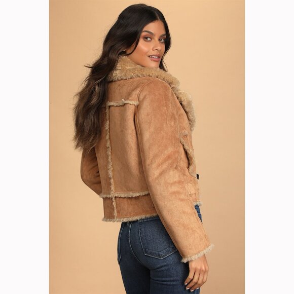 💋STUNNING!💋CHIC ATTITUDE Shearling Suede Cropped Double-Breasted Coat in Camel - Picture 4 of 16